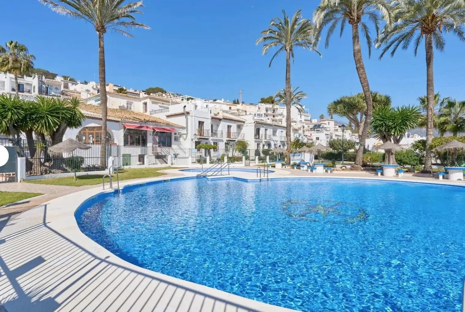 Stunning Views And Well Presented 2 Bed In Punta Lara Pc11 Villa Nerja